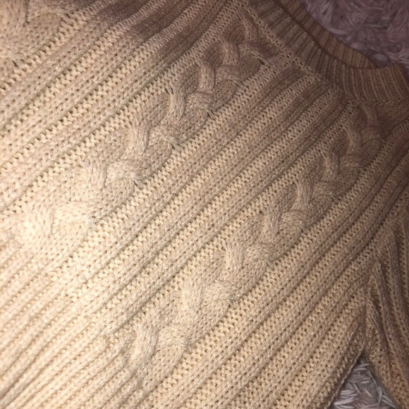 Cecico beige knitted cropped short sleeve - Picture 2 of 3